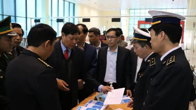 Bộ Y tế Việt Nam kiểm tra phòng dịch tại Cửa khẩu Hữu Nghị