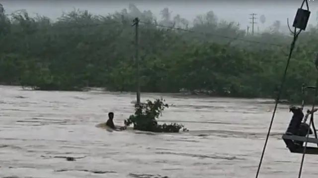 ఏపీలో నివర్ తుపాను ప్రభావం