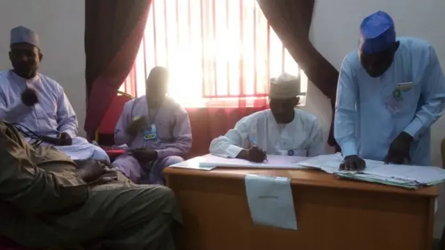 An ci gaba da bayyana sakamakon