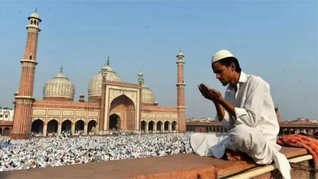 સંઘ પરિવારના નેતા હંમેશાં માનતા આવ્યા છે કે અલ્પસંખ્યક મુસ્લિમ અને ખ્રિસ્તી હિન્દુ રાષ્ટ્રમાં અલ્પસંખ્યક નહીં રહે