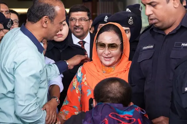 นางโรสมาห์ มานซอร์