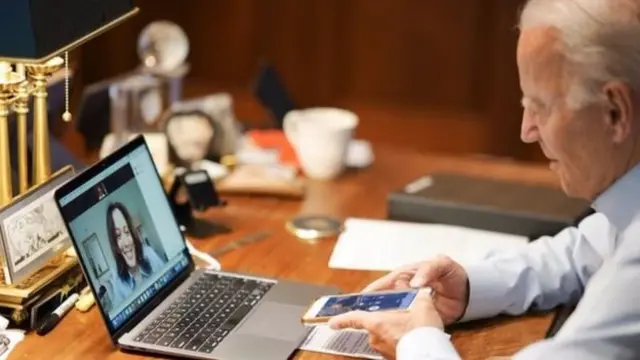 آقای بایدن روز سه‌شنبه به خانم هریس خبر داد که او را به عنوان نامزد معاونت خود برگزیده است