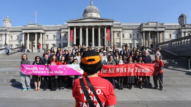 北京反对下，世卫2019年连续第三年没有邀请台湾参与世界卫生大会，台湾驻英国代表处当年在伦敦市中心举行集会，支持台湾参与世界卫生组织。