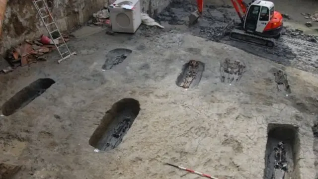 इटलीतले सांगाडे