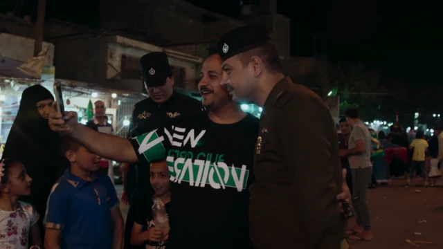 Mayor Aziz di jalan.