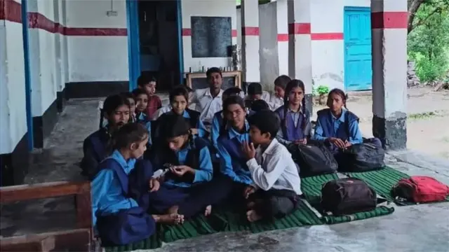 سکولی طلبہ و طالبات