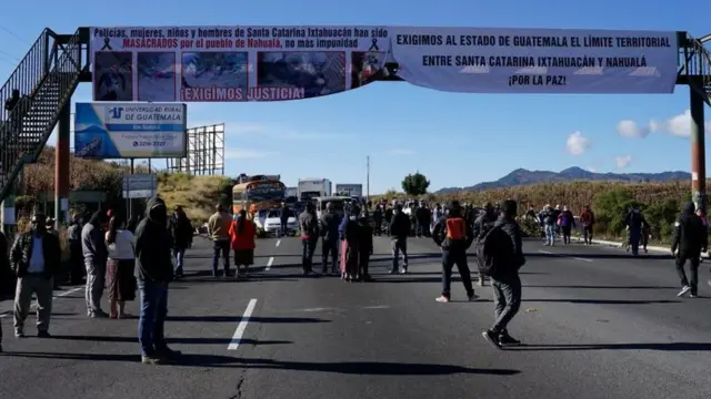 El bloqueo de la vía Panamericana por parte de pobladores de Ixtahuacán