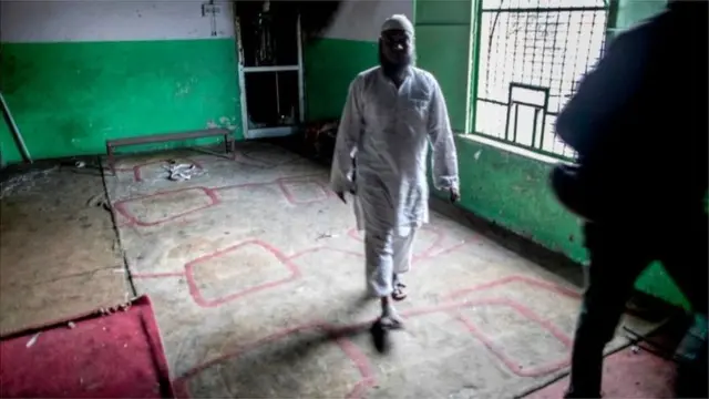 ప్రత్యక్ష సాక్షులు ఇచ్చిన ఫిర్యాదులను పోలీసులు పట్టించుకోలేదని విమర్శలు వచ్చాయి