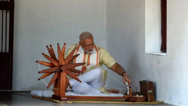 ગાંધી આશ્રમની મુલાકાતે મોદી