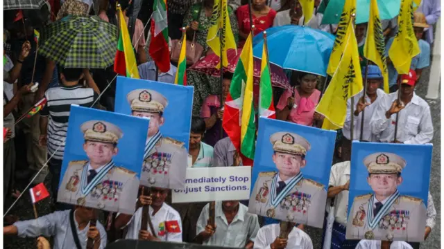 ဦးလှဆွေ ဟောပြောပွဲ မြင်ကွင်း