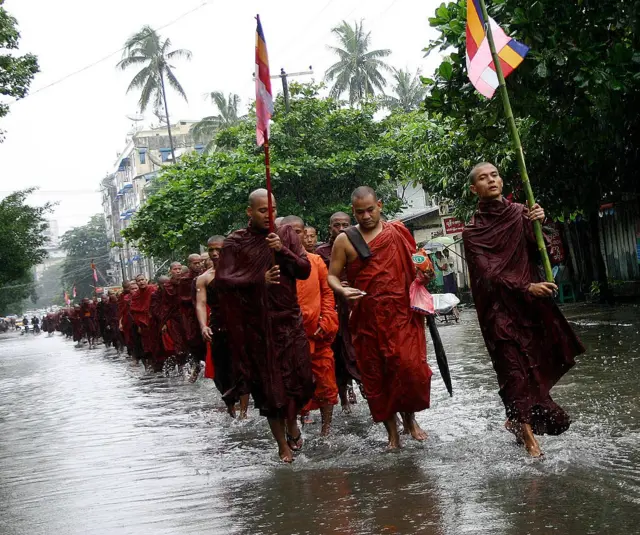 ၂၀၀၇ ခုနှစ်မှာ ပတ္တနိကုဇ္ဇနကံဆောင်သံဃာတော်များကြွချီလာစဉ်