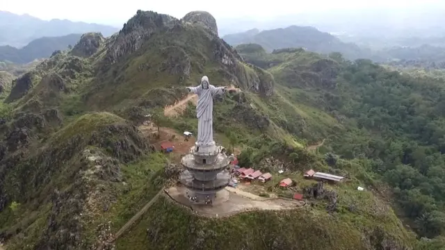 patung yesus di Toraja