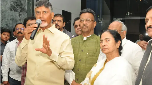 चंद्रबाबू नायडू आणि ममता बॅनर्जी
