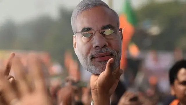 नरेंद्र मोदी का मुखौटा