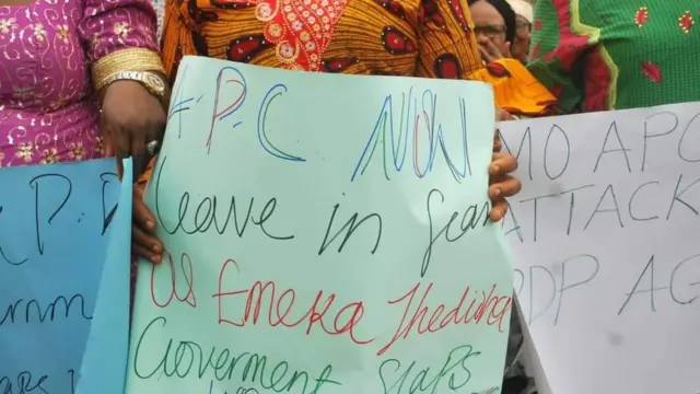 Ụmụnwanyị na-eme ngagharị iwe