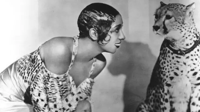 બેકર સ્ટેજ પર અથવા તેમના પ્રદર્શન દરમિયાન નીડર અને બહાદુર તો હતાં, તેમના જીવનમાં પણ એટલાં જ બહાદુર હતાં