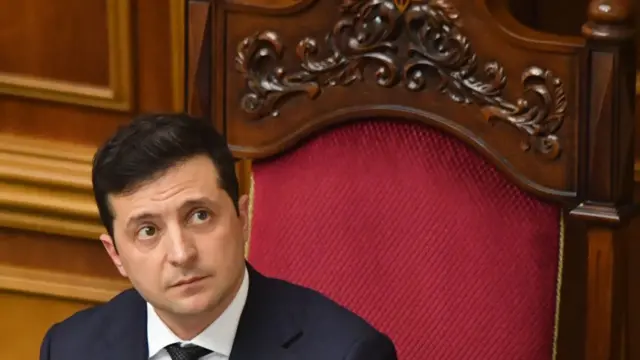 युक्रेनचे अध्यक्ष वोलोदिमीर झेलेन्स्की यांचे हे दुर्मिळ 10 फोटो पाहिलेत का?