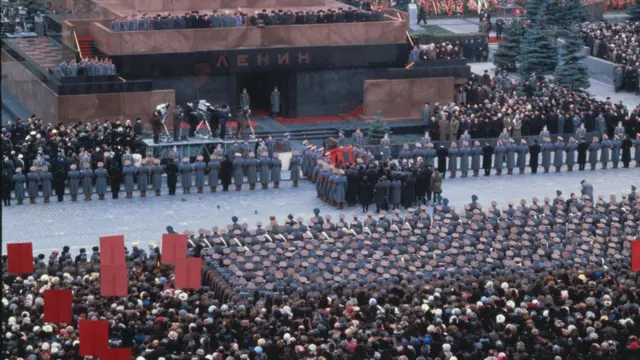 Quốc tang cho Tổng bí thư Đảng Cộng sản Liên Xô Leonid Brezhnev kéo dài 4 ngày vào năm 1982