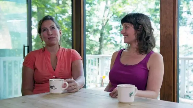 मेघान कालमैन (बाएं) और जेसेफ़िन फ़ेरोरेली कंसीवेबल फ़्यूचर की सह संस्थापक हैं.