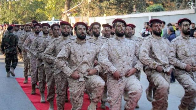 استعراض عسكري لحزب الله في بعلبك بمناسبة "يوم الشهيد"