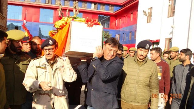 జమ్ము కశ్మిర్ పోలీసులు