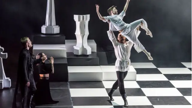 сцена из балета "Распутин"