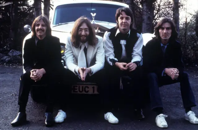 ビートルズ「最後の曲」発表 レノンさん録音の音源から全員参加で完成 - BBCニュース