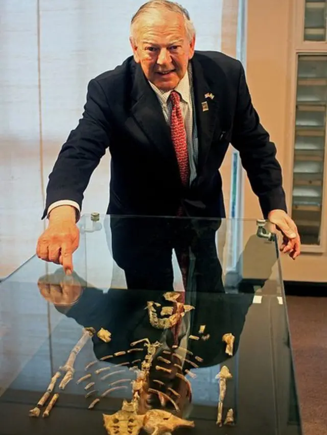 Don Johanson avec Lucy