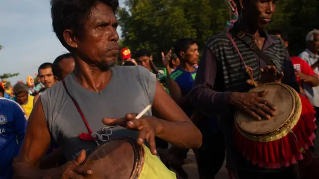 ขบวนกลองยาวจากชาวบ้านในชุมชน ร่วมสร้างความคึกคักให้กับขวนแห่