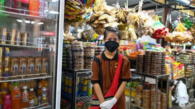 ဒီလိုအချိန် ခရီးသွားတွေနဲ့ စည်းကားနေတဲ့ အမြန်လမ်း ၁၁၅ မိုင်မှာလည်း အခုဆို ခြောက်ကပ်တိတ်ဆိတ်နေပါပြီ။