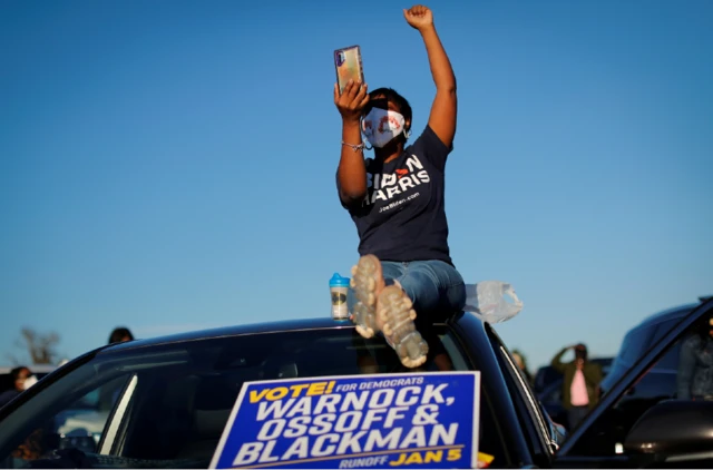 Una participante de un mitin en Georgia