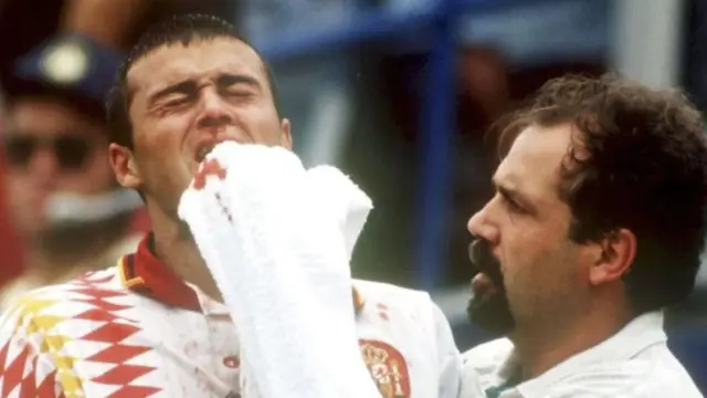 Luis Enrique kanlar içinde kalıyor.