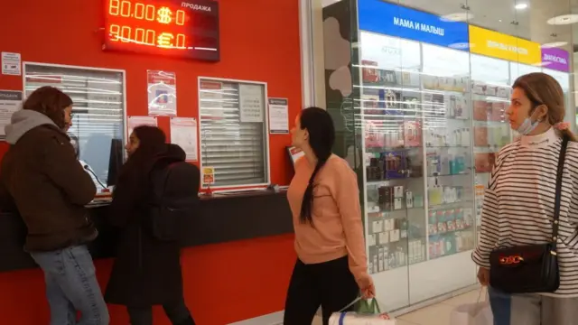 Nga áp đặt các quy định mới về giao dịch ngoại tệ