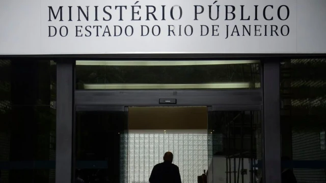 Fachada diz Ministério Público do Rioprivate casinoJaneiro, com sombraprivate casinohomem ao fundo