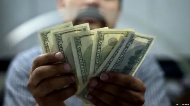 ਰੁਪੱਈਆ, ਡਾਲਰ