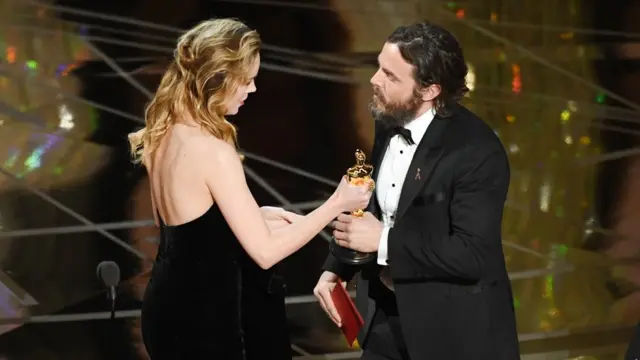 Приз за лучшую мужскую роль получил Кейси Аффлек