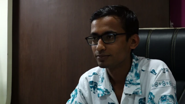 23 साल के अभिषेक मिश्रा वायरल इन इंडिया नेट नाम की वेबसाइट चलाते हैं.