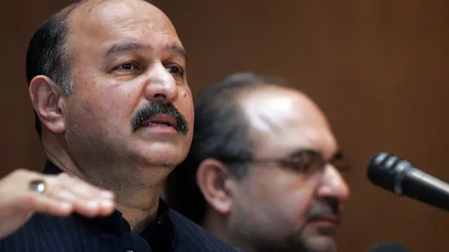 नवाझ शरीफ सरकारमध्ये माहितीमंत्री असलेले मुशाहिद हुसेन