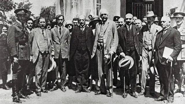 Lord Balfour bertemu dengan Chaim Weizmann pada 1925.