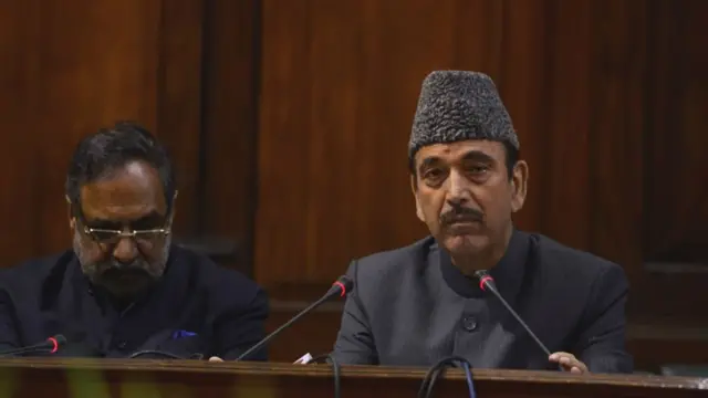 आज़ाद और शर्मा चिह्नित, राहुल के लड़कों को लोक सभा में मिले पद