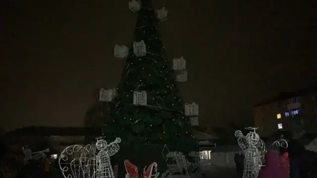 Бучанська ялинка теж наразі не горить