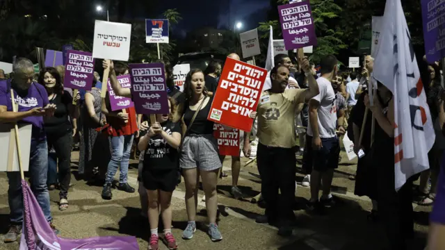 Israelíes judíos protestan contra la legislación en Tel Aviv