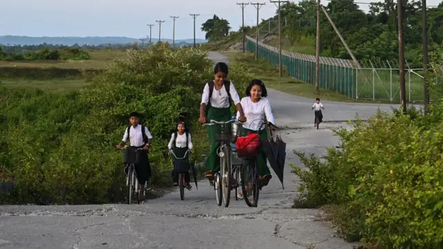 ရခိုင်ပြည်နယ်က ကျောင်းသူကျောင်းသားအချို့