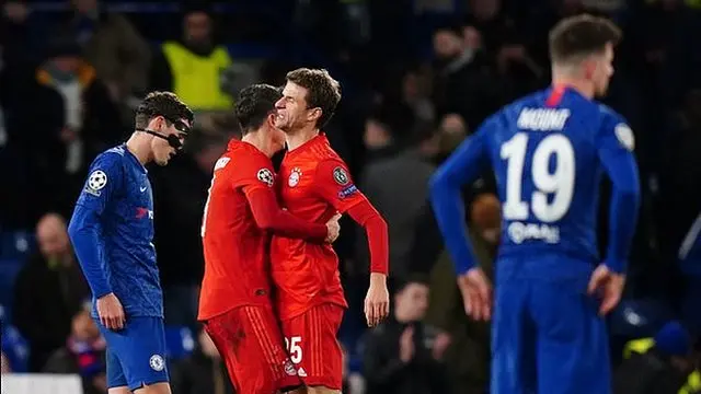 Bayern Munich celebrate scoring against Chelsea in the Champions League at Stamford Bridge