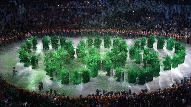 Os aneis olímpicos, formados por árvores