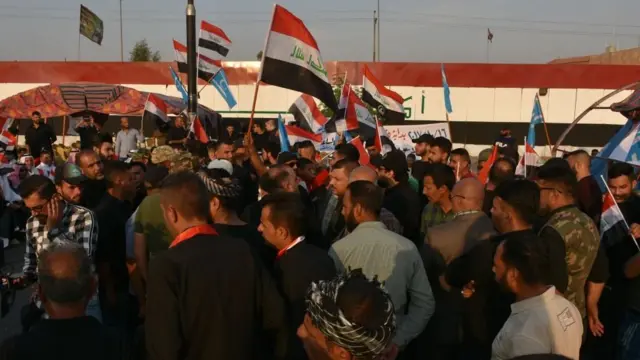 متظاهرون عراقيون