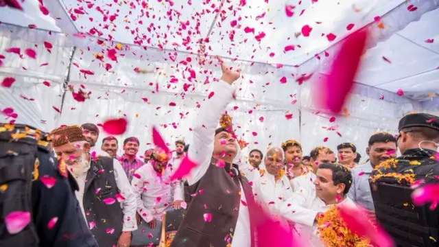 अखिलेश यादव