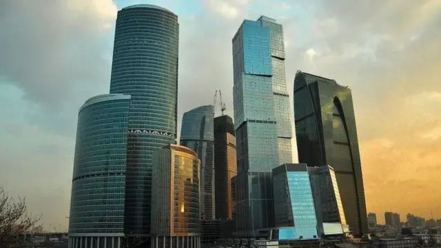 શહેરમાં આવેલી ઊંચી ઇમારતો