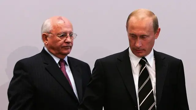 गोर्बाचोफ़ और पुतिन