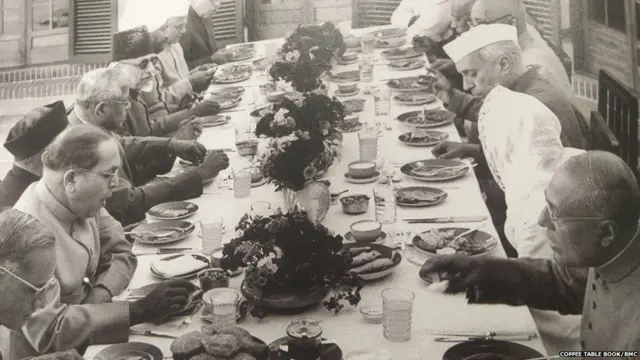 इतर नेत्यांसह डॉ. आंबेडकर.